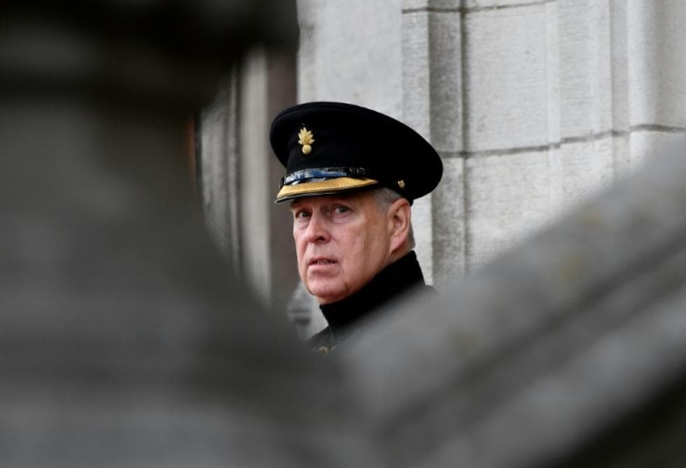 Prince Andrew : de favori de la Couronne à paria de Buckingham