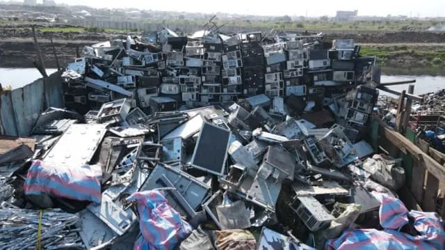 ENQUÊTE EXCLUSIVE : Trafic de déchets toxiques en Afrique