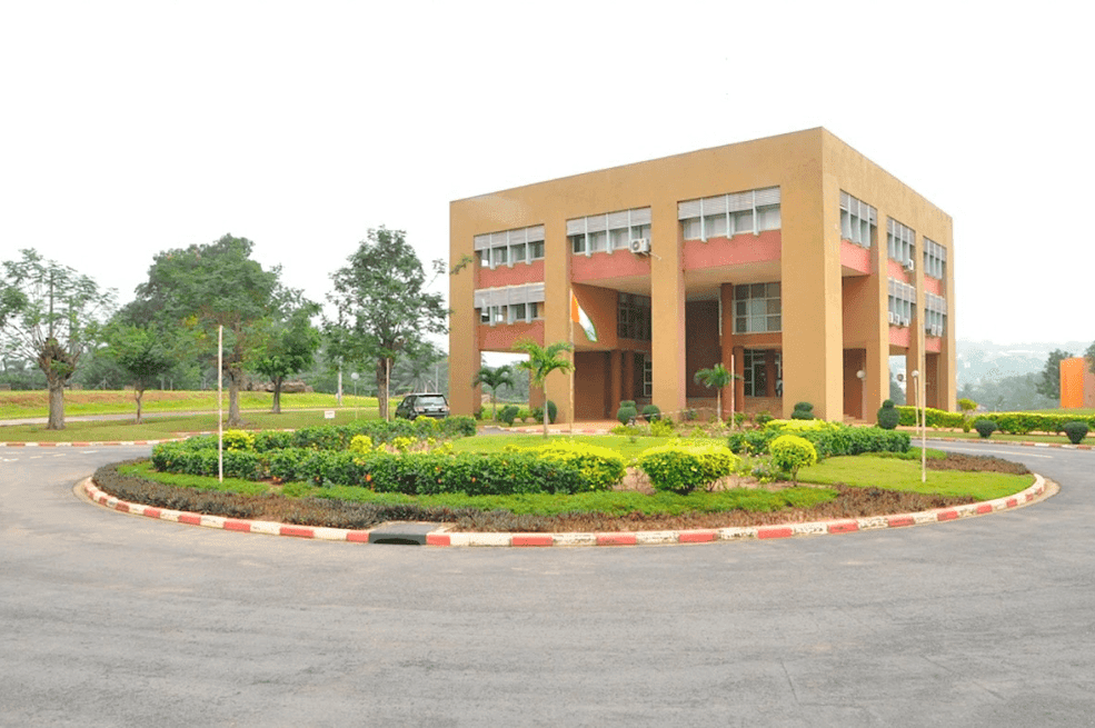 La Côte d’Ivoire face aux défis modernes : et si les solutions dormaient déjà dans nos universités ?