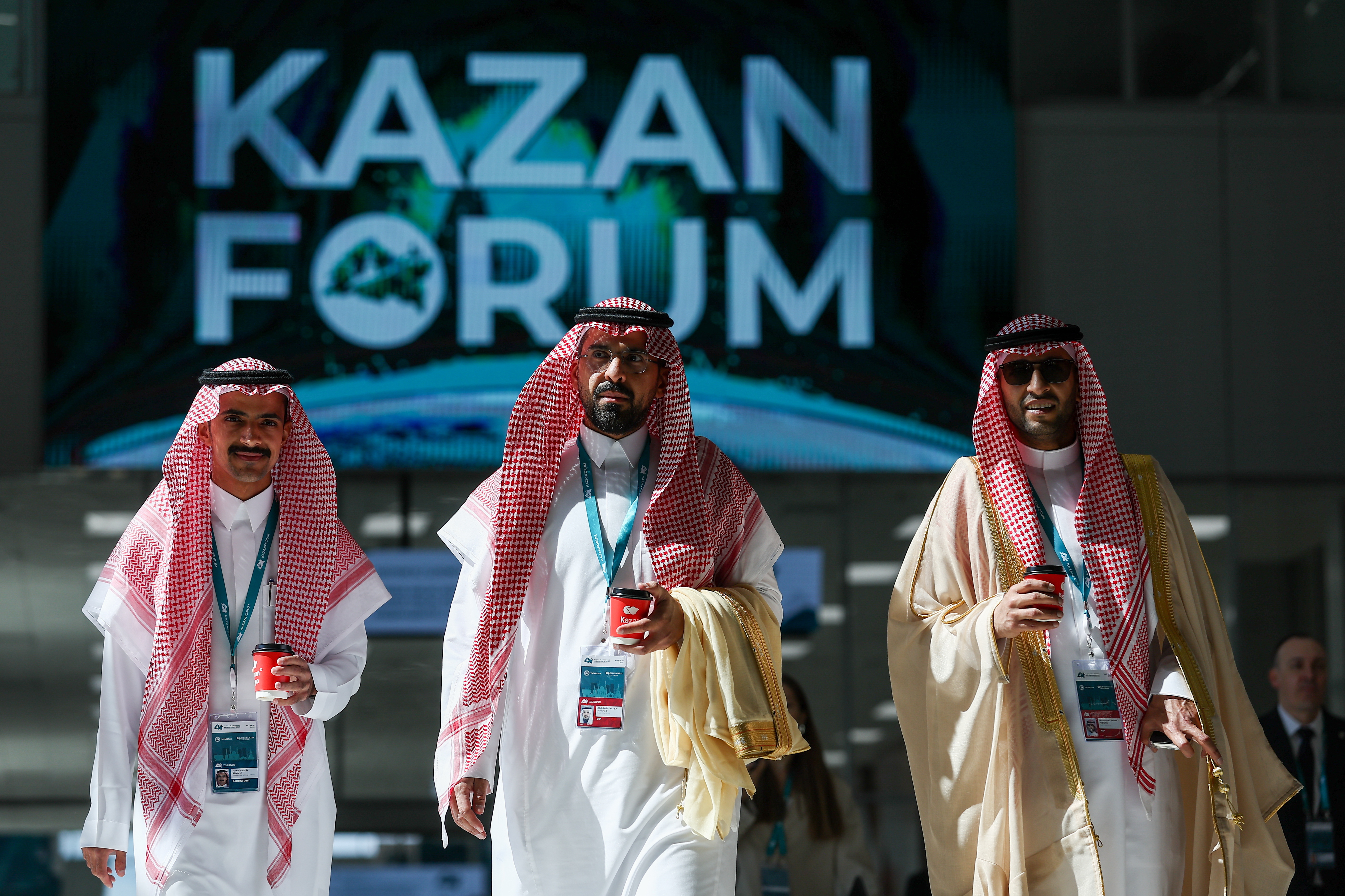 Troc, e-yuan, finance islamique : comment les États sanctionnés bâtissent un capitalisme miroir