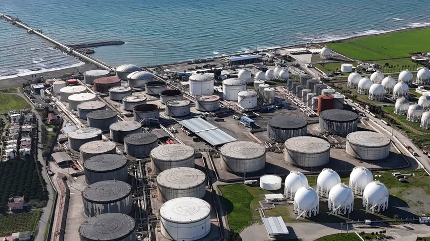 Chute du pétrole, inflation, pénuries : la Russie sous perfusion militaire